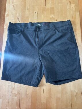 True Nation Mens Charcoal Gray Performance Shorts
